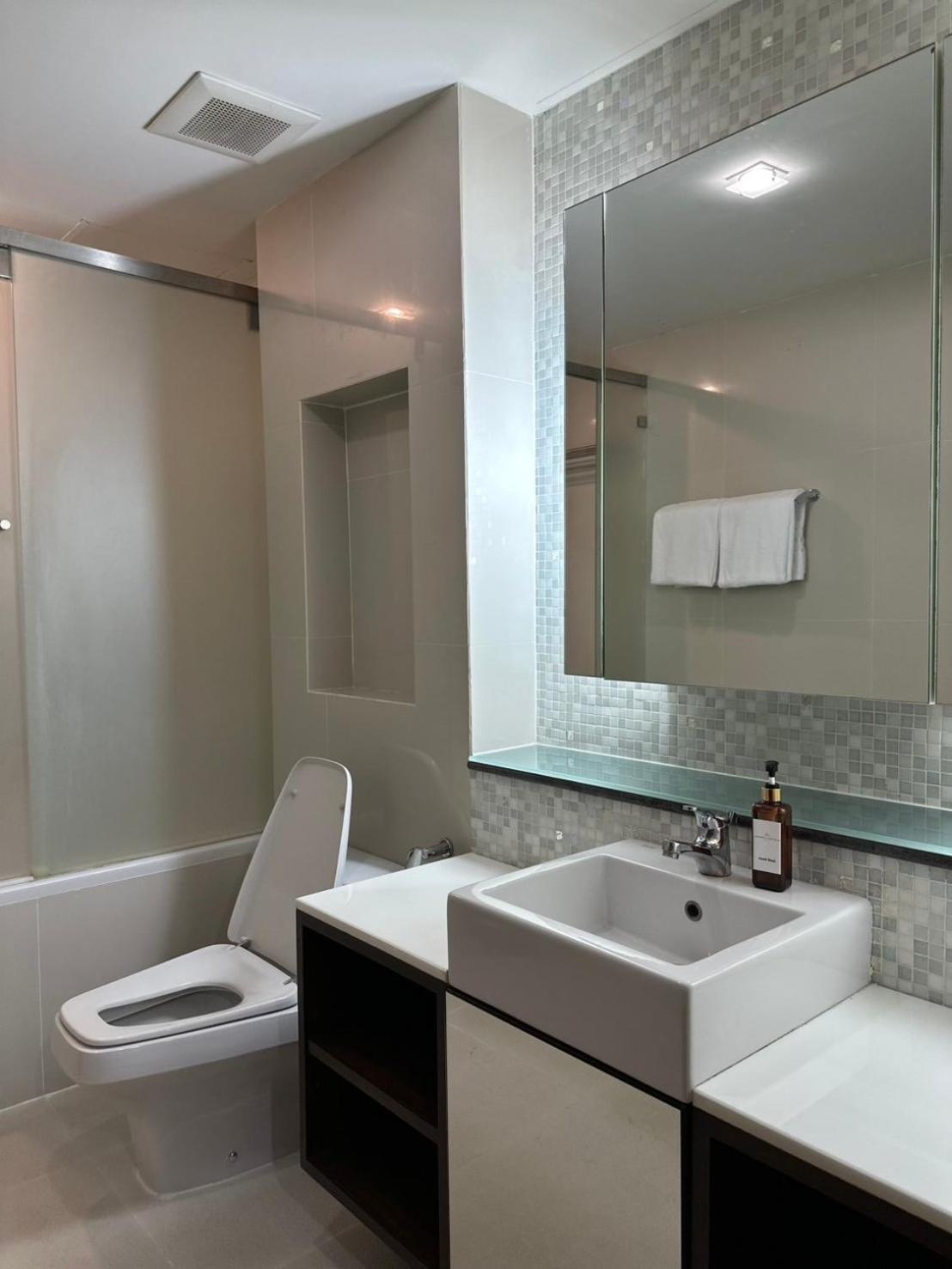 Charan Tower Residences By Aspira Bangkok Oda fotoğraf